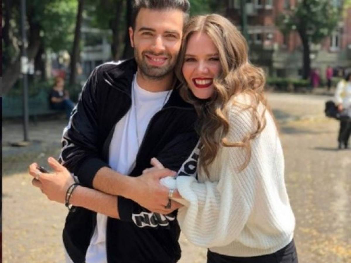 El actor Jencarlos Canela y la cantante Joy Huerta destilan amor en redes sociales