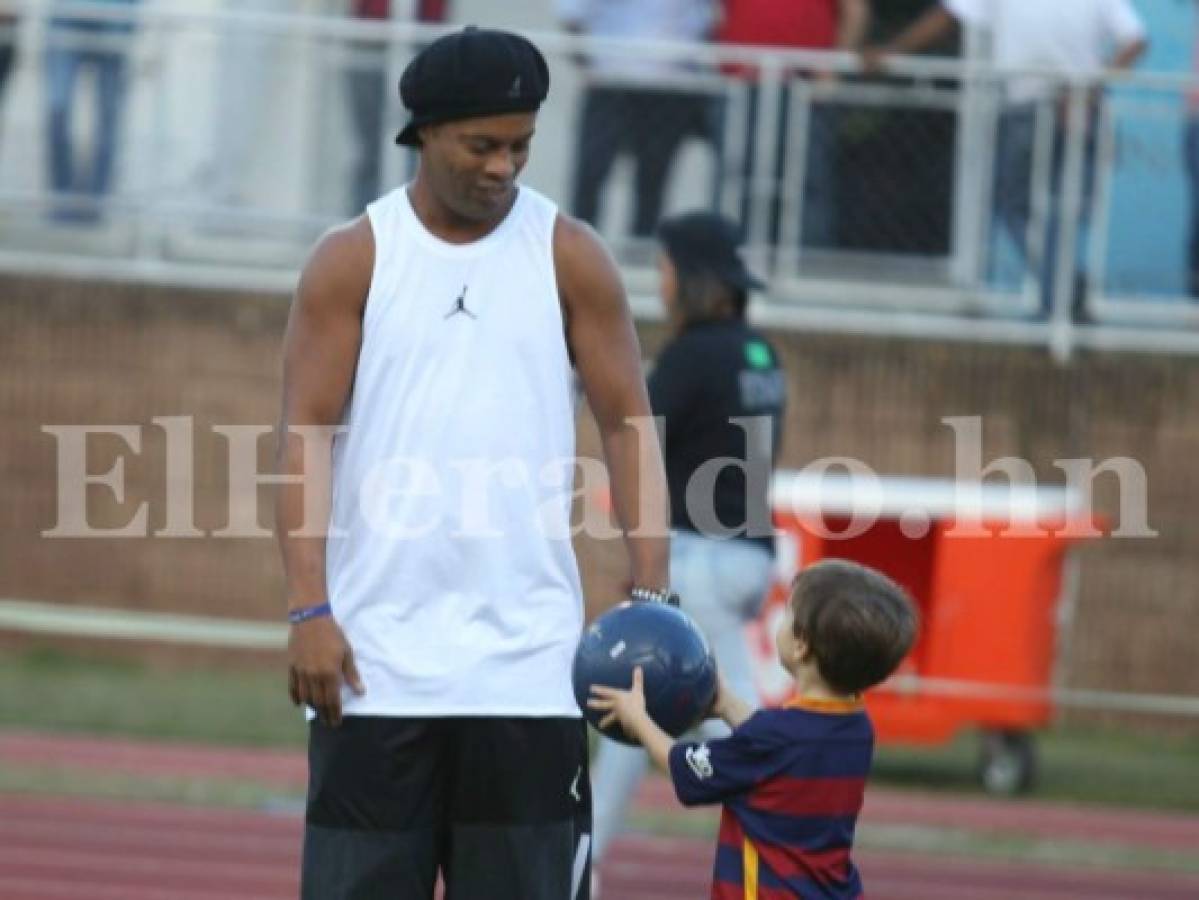 Fede, el niño hondureño que le robó el corazón a Ronaldinho