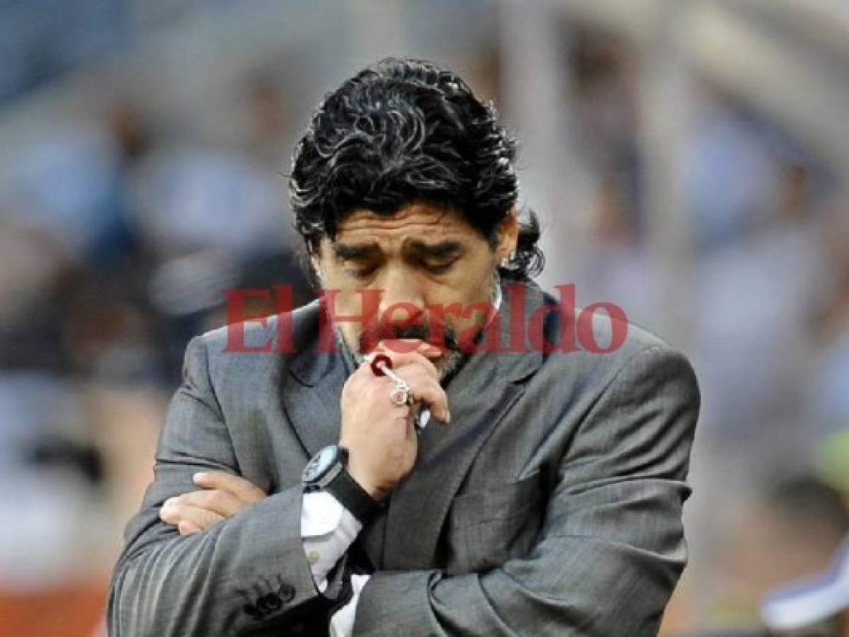 Diego Armando Maradona renuncia como DT de Al Fujairah