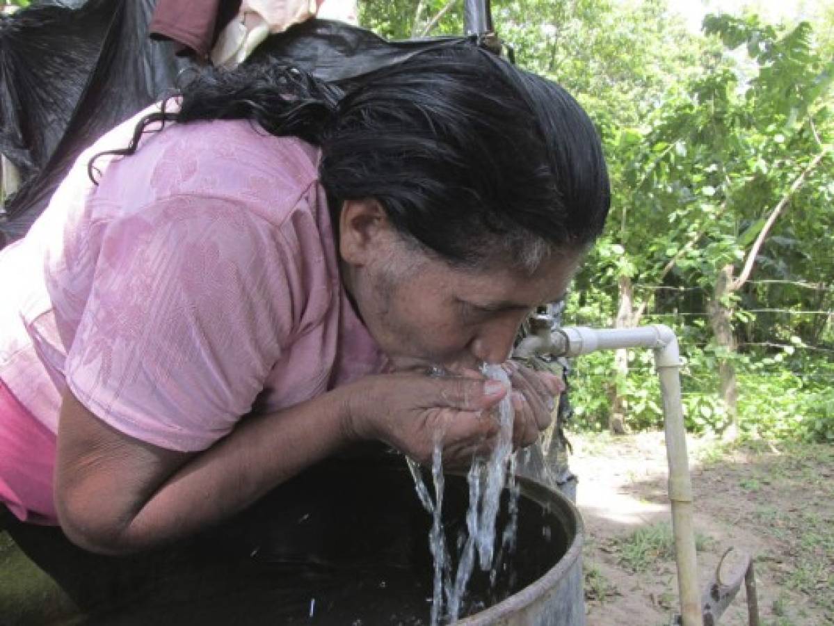 Agua contaminada consumen 22 comunidades de Marcovia