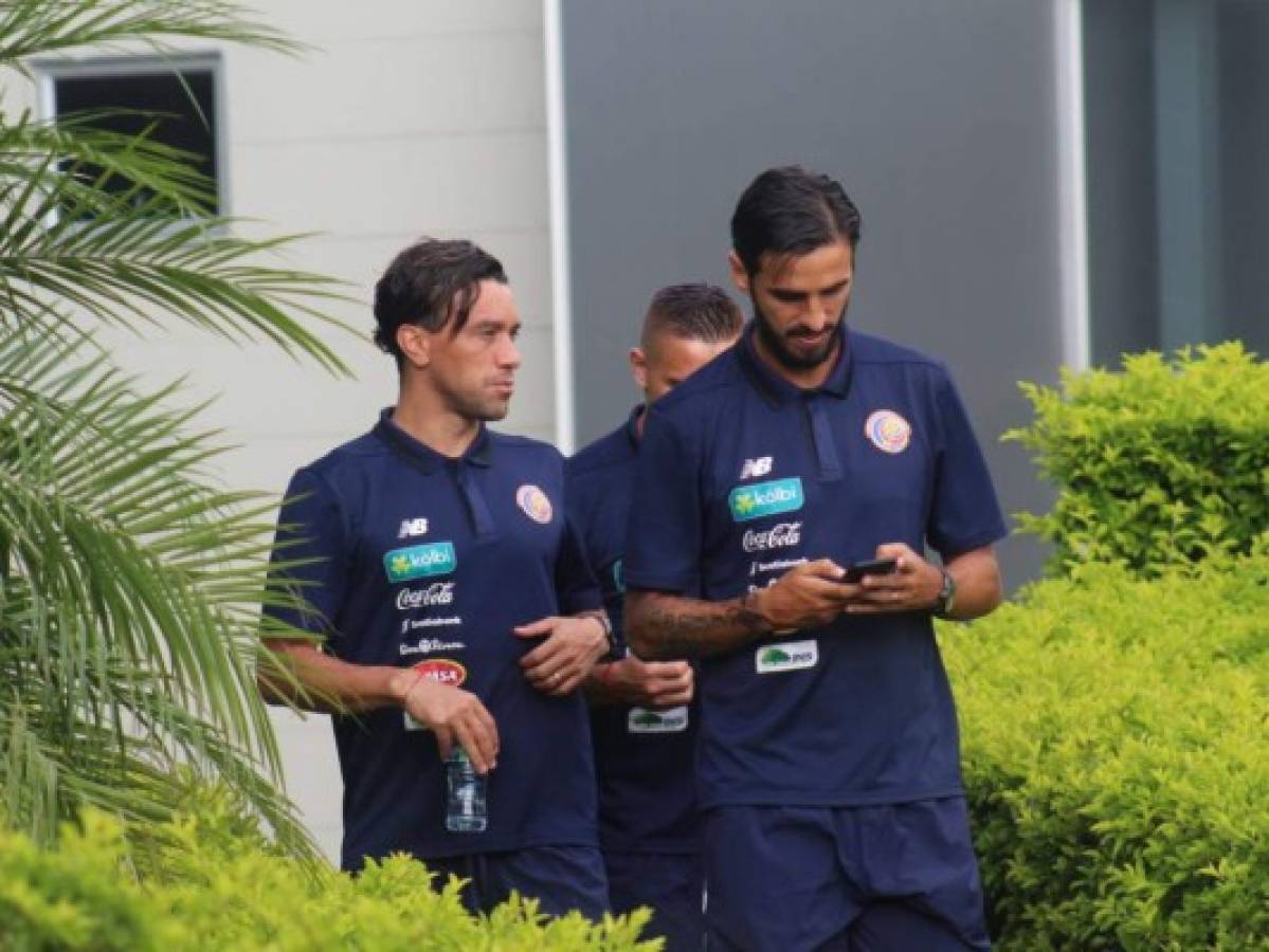 Costa Rica entrenó en cancha inusual en su tercer día de preparación para enfrentar a Honduras