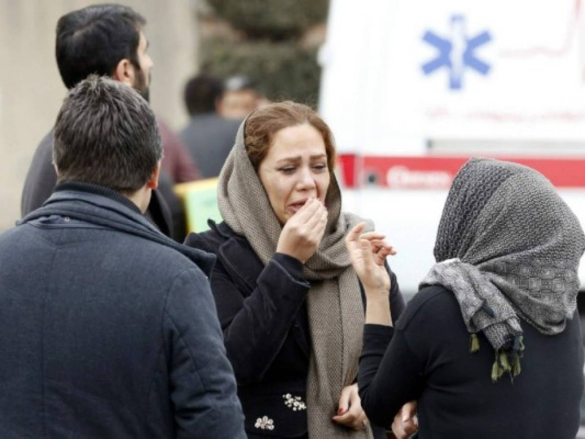 Accidente aéreo en Irán deja a 65 personas muertas
