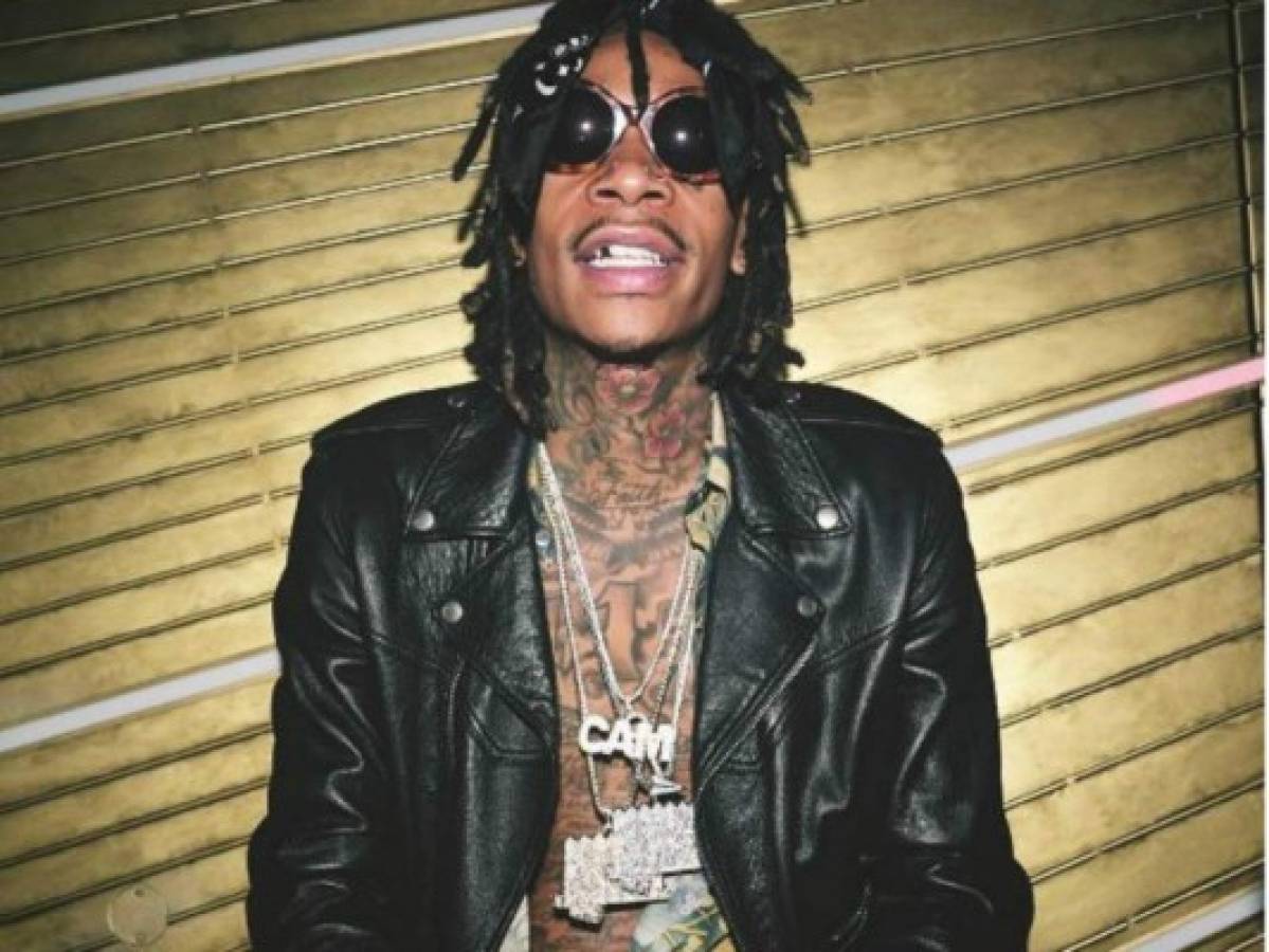 Rapero Wiz Khalifa borra fotos de su visita a tumba de Pablo Escobar y pide disculpas