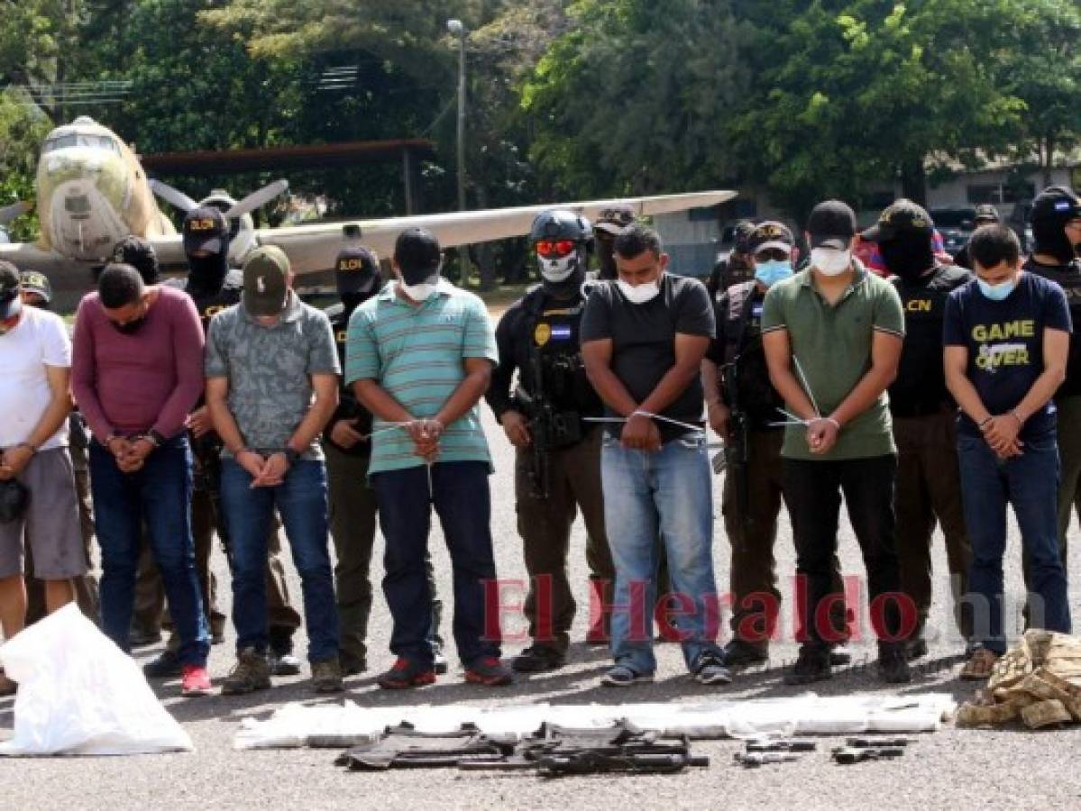 Presentan requerimiento fiscal contra seis policías detenidos con droga