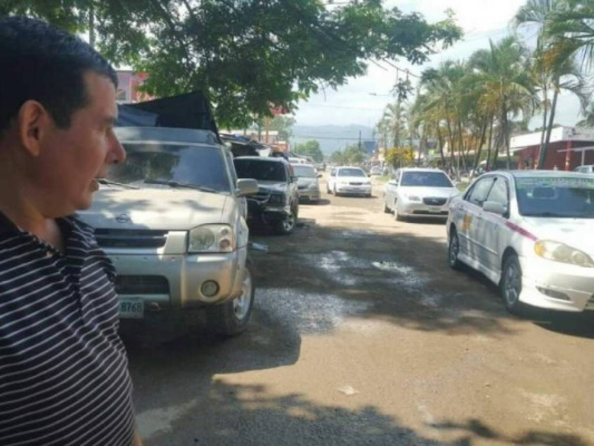 Comerciantes protestan por falta de mantenimiento en calles de Tocoa, Colón