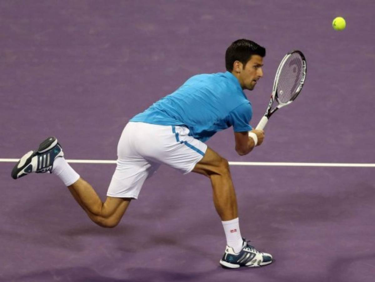 Un Djokovic poco convincente triunfa en Doha previo al Australia Open  
