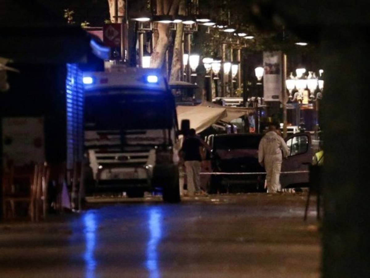 Tiroteo al sur de Barcelona; policía abate a cuatro terroristas