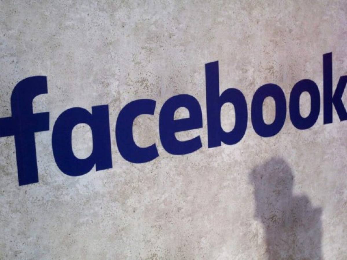 EEUU planifica abrir perfiles falsos en Facebook para vigilar migrantes