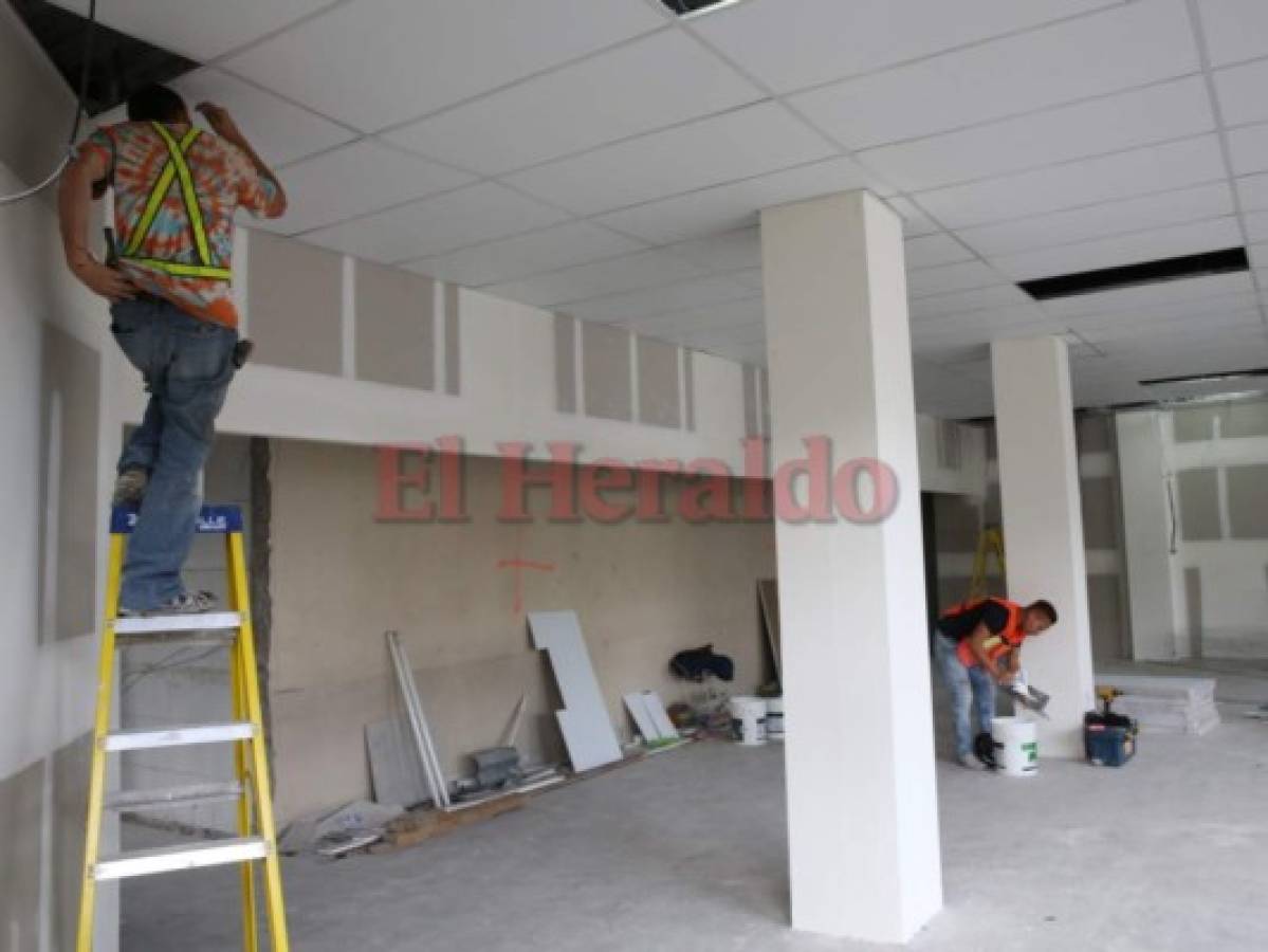 Abarrotadas las farmacias del IHSS debido a remodelaciones