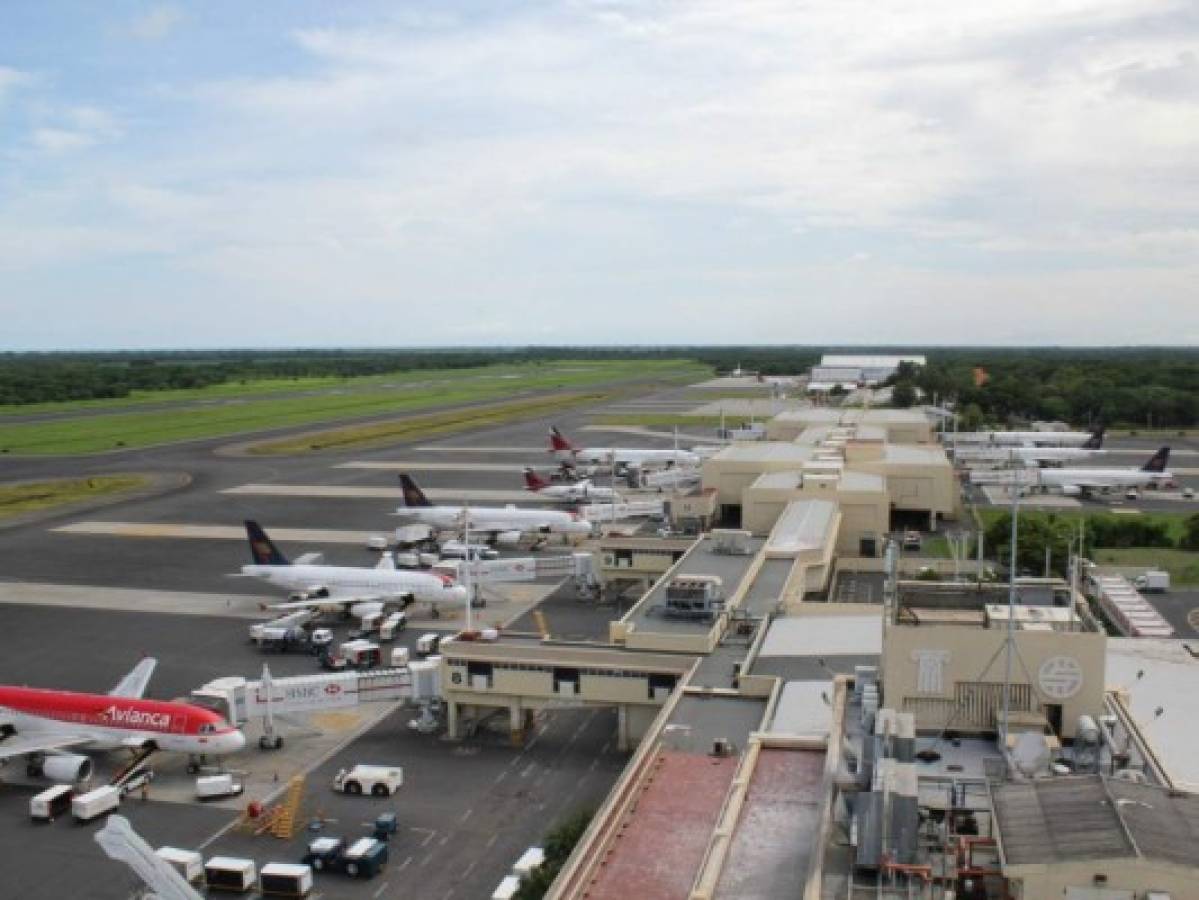 El aeropuerto de El Salvador, Moseñor Romero, uno de los principales puertos comerciales de la región.