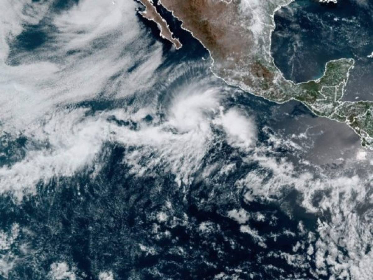 Vigilan nueva tormenta tropical en el Pacífico de México