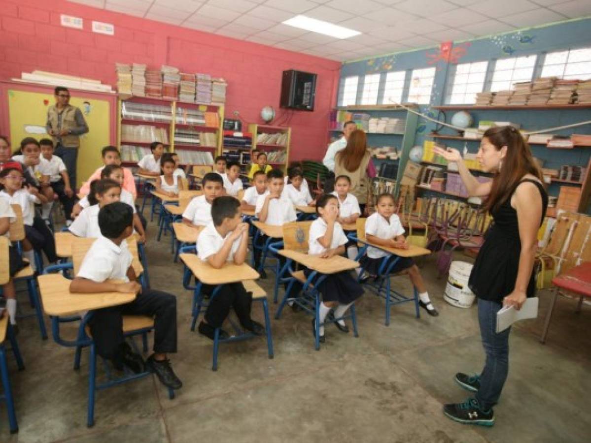 Niños replican mensaje ecológico aula por aula