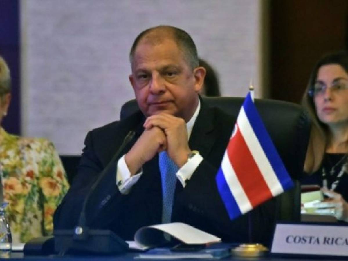 Presidente alarmado por ola de femicidios en Costa Rica