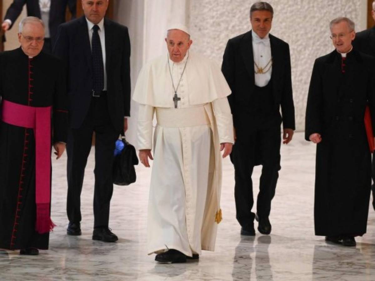 Papa asegura que 'nadie perderá su trabajo' en el Vaticano por la pandemia