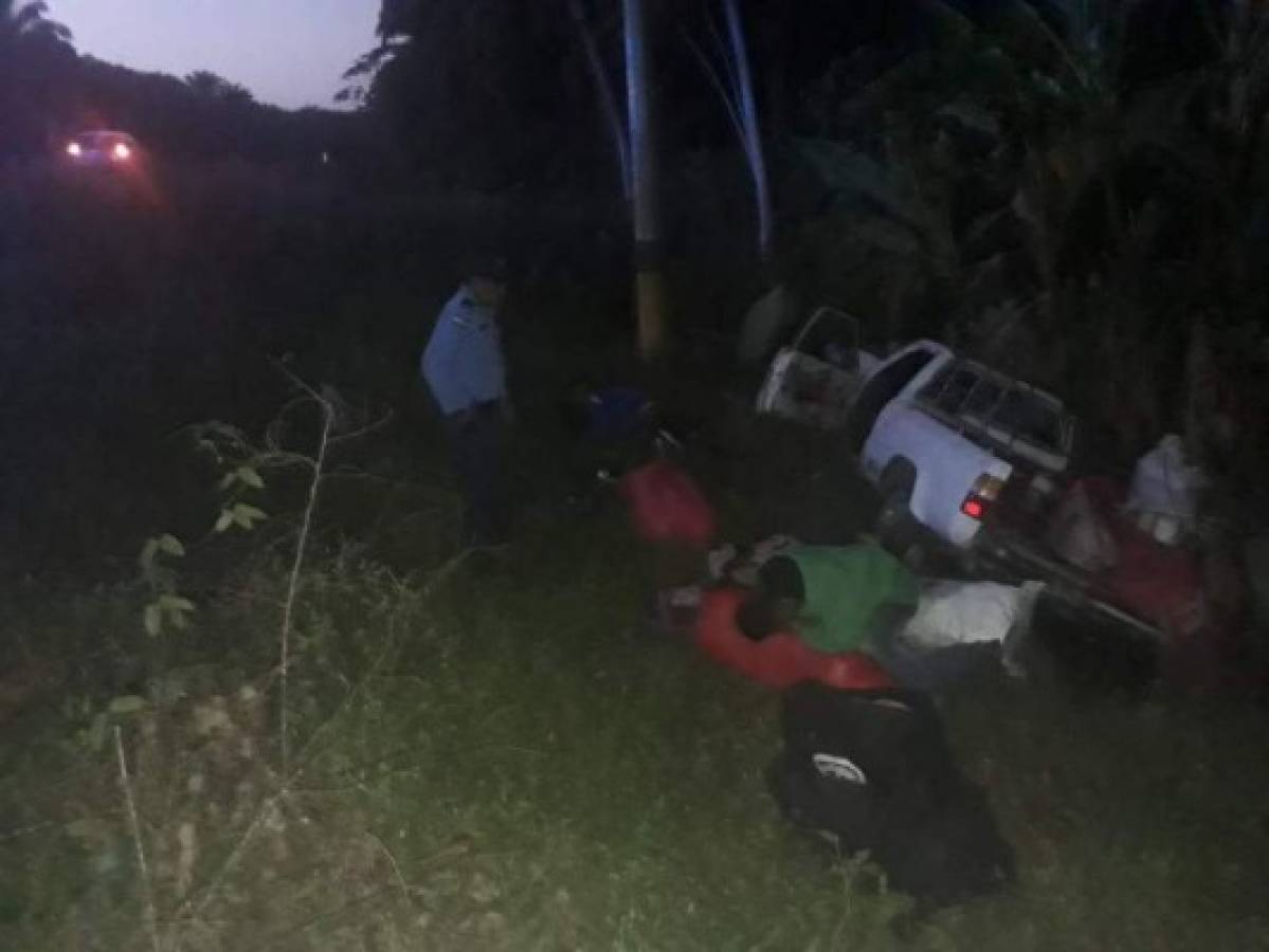 Cuatro personas fueron abatidas a disparos mientras se conducían en un vehículo pick-up en San Alejo, Tela.