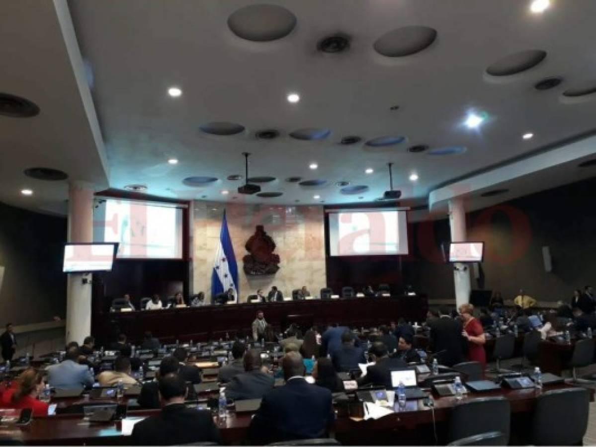 Poca afluencia de diputados en sesión del Congreso Nacional de Honduras