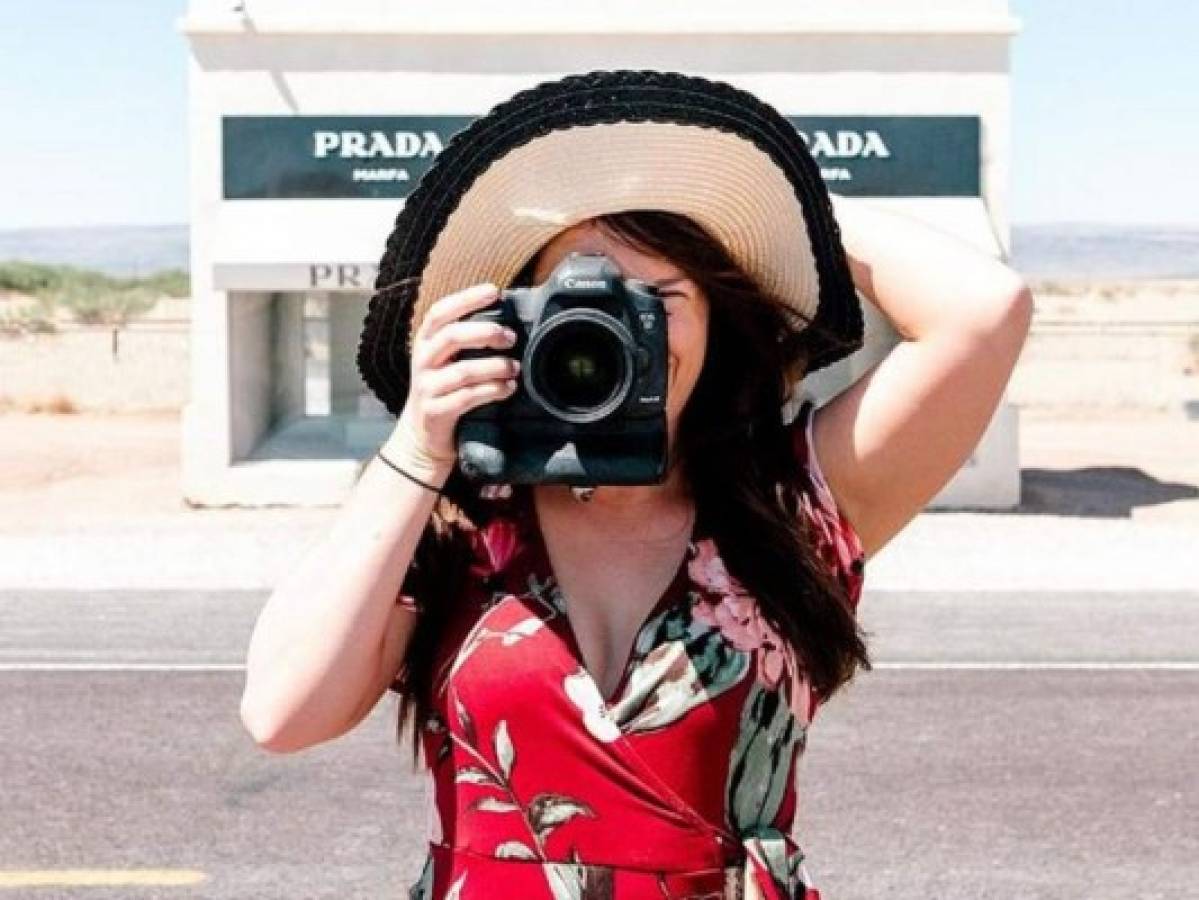 'A la chica del iPhone..', mensaje viral para quienes arruinan la foto perfecta