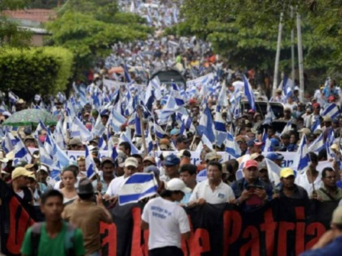 Miles de nicaragüenses protestaron para desafiar la ley de Ortega y exigir su renuncia
