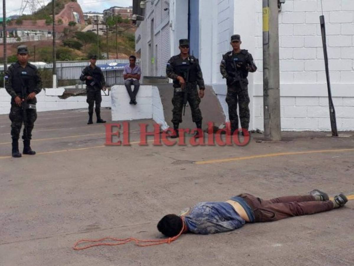 Lanzan cuerpo de hombre desde un carro en movimiento en Tegucigalpa