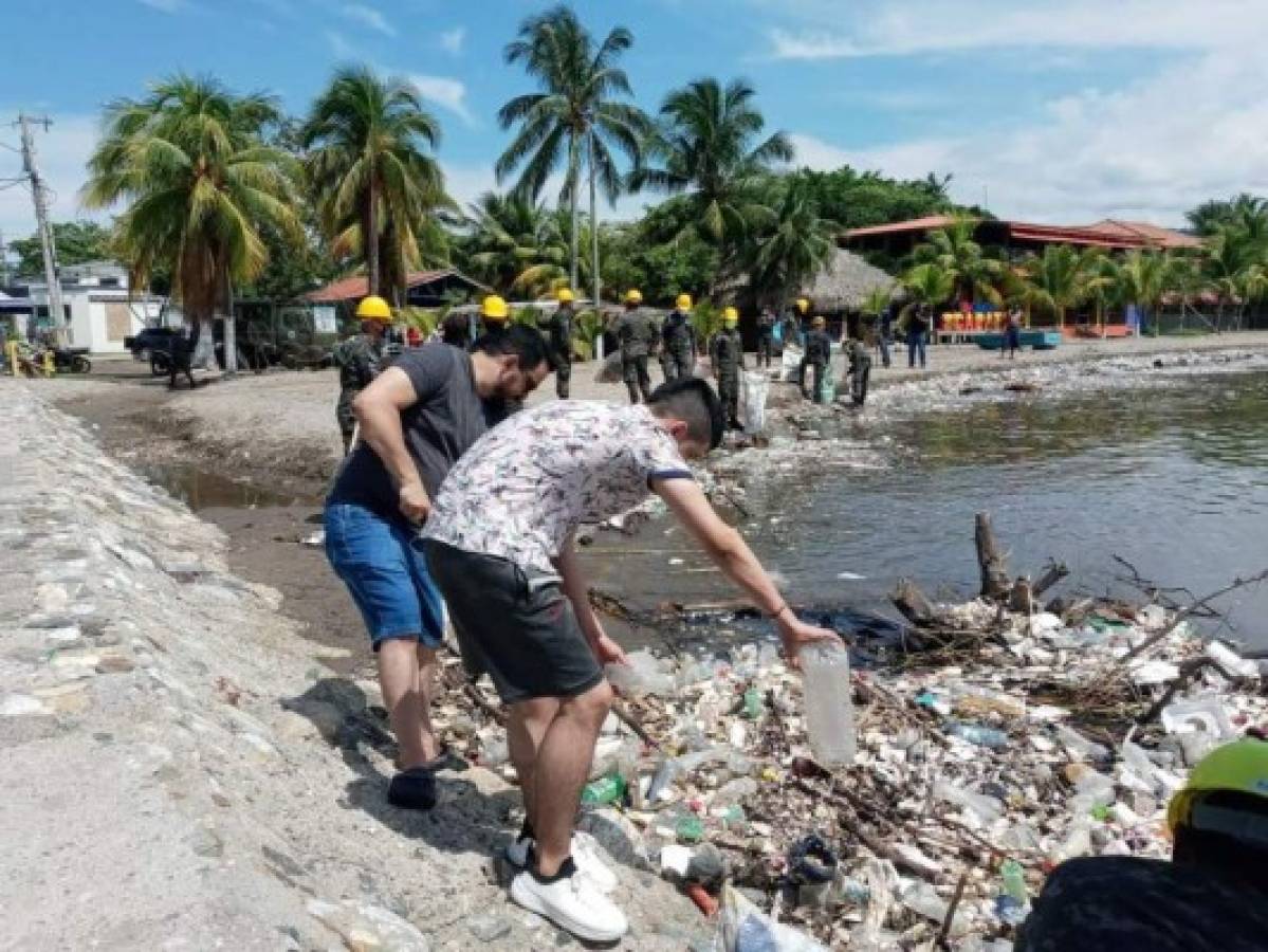 700 toneladas de basura han retirado de las playas de Omoa