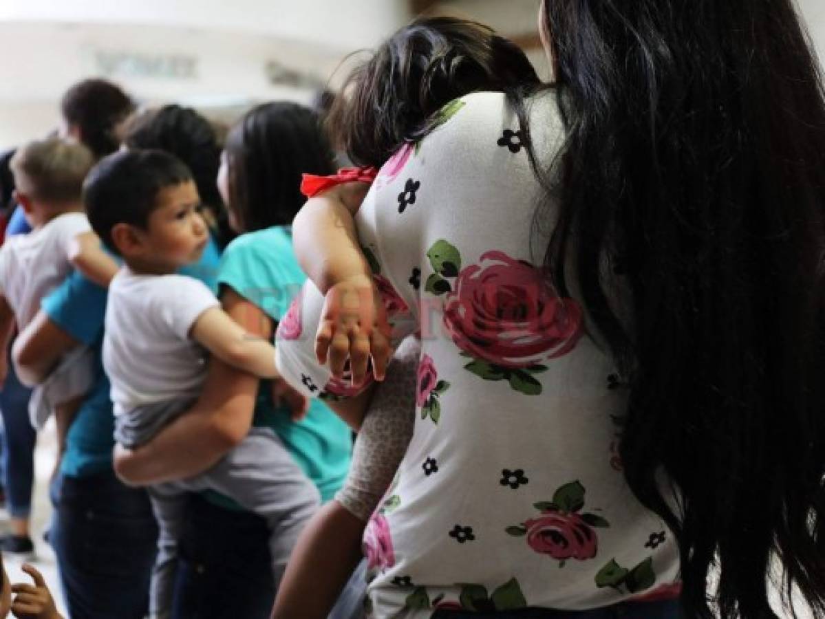 Deficiente reinserción de hondureños deportados estimula migración en el país, según expertos