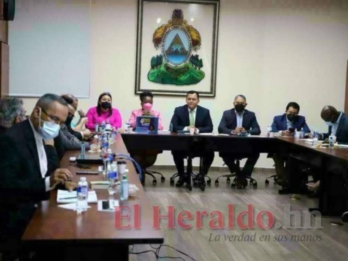 Partido Liberal y Libre no participaron en la mesa en pro de lectura de Biblia