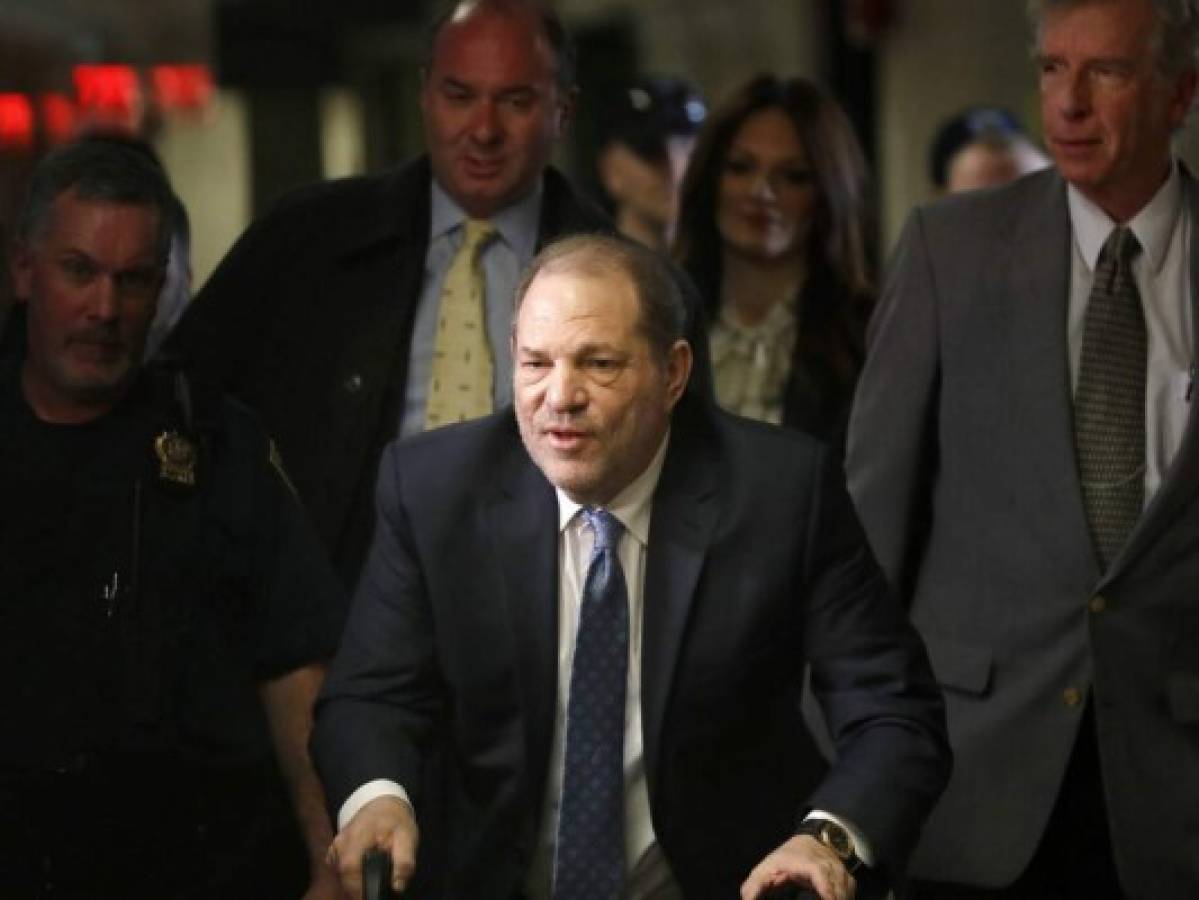 Extraditan a Harvey Weinstein a California para enfrentar juicio