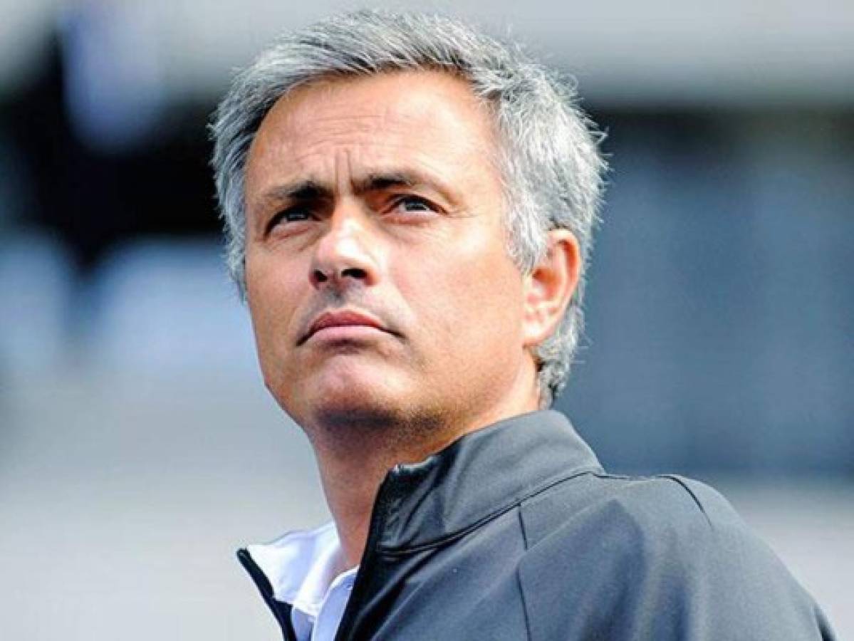 Mourinho dice que rechazó 'una gran oferta' del fútbol chino