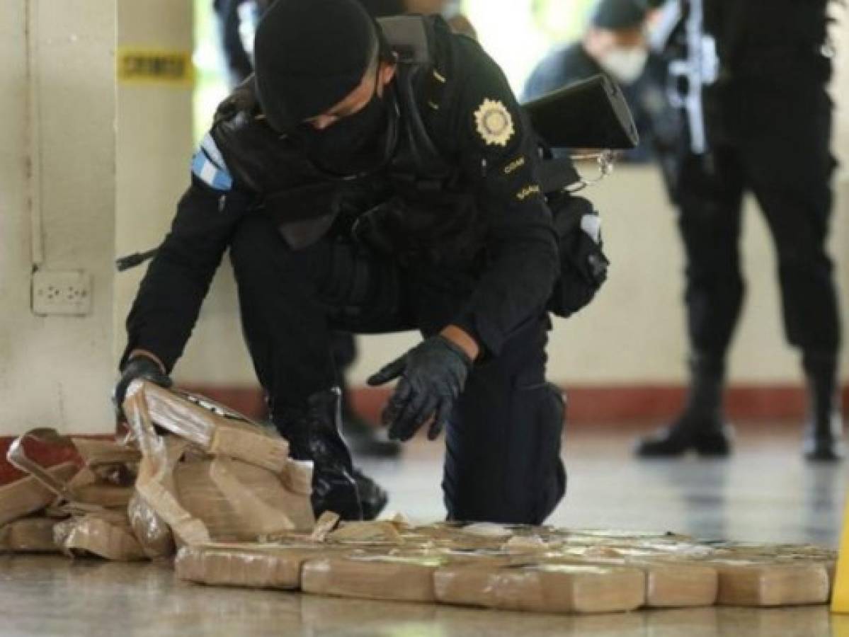 Guatemala decomisa 335 kilos de cocaína en embarcación de Ecuador 