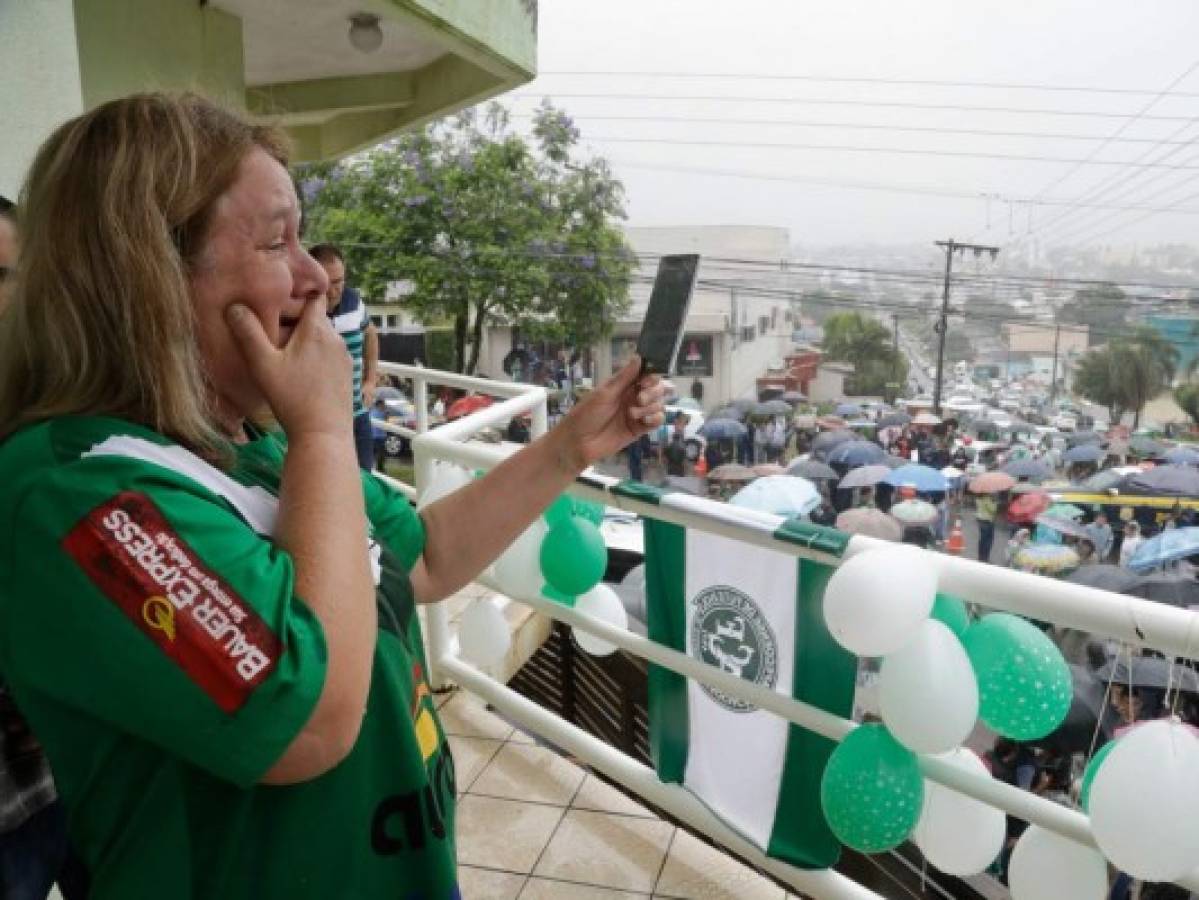 Restos de víctimas de accidente aéreo en Colombia ya están en el estadio del Chapecoense