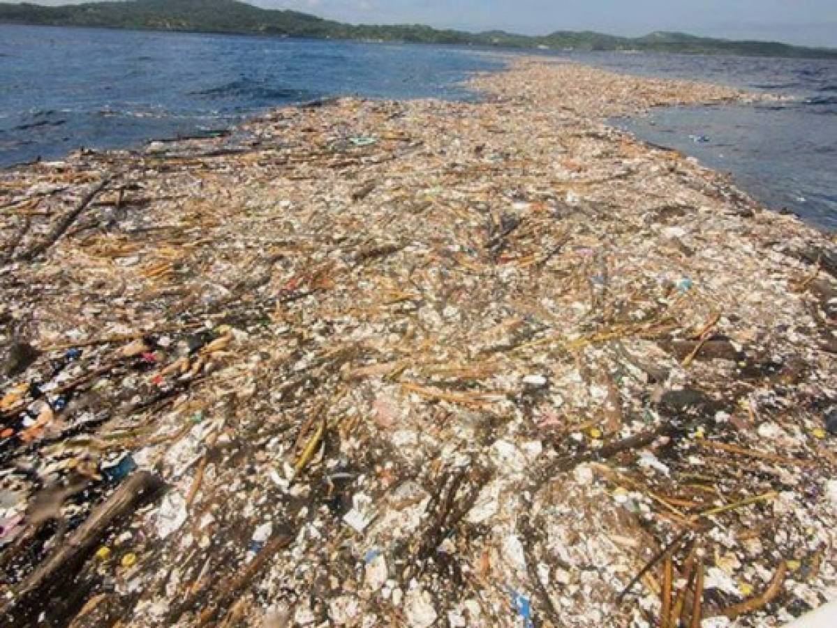 Isla de basura en Mar Caribe hondureño resalta y causa alarma en el mundo