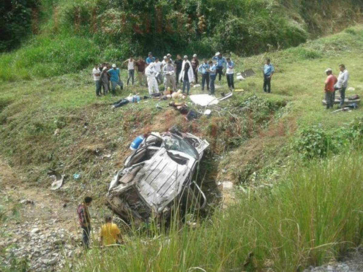 Honduras: Cuatro muertos deja volcamiento de vehículo en Olancho