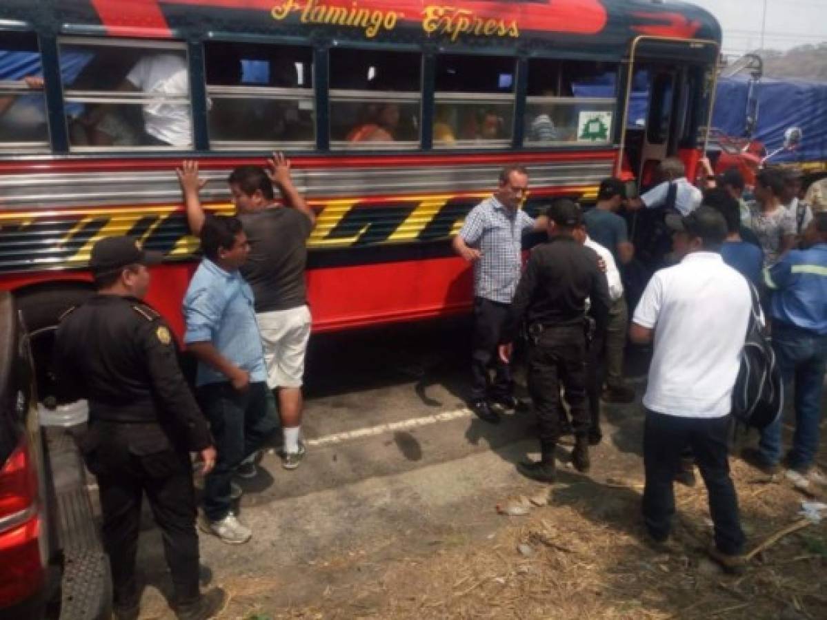 Policía de Guatemala detiene a 64 migrantes, la mayoría africanos y cubanos  