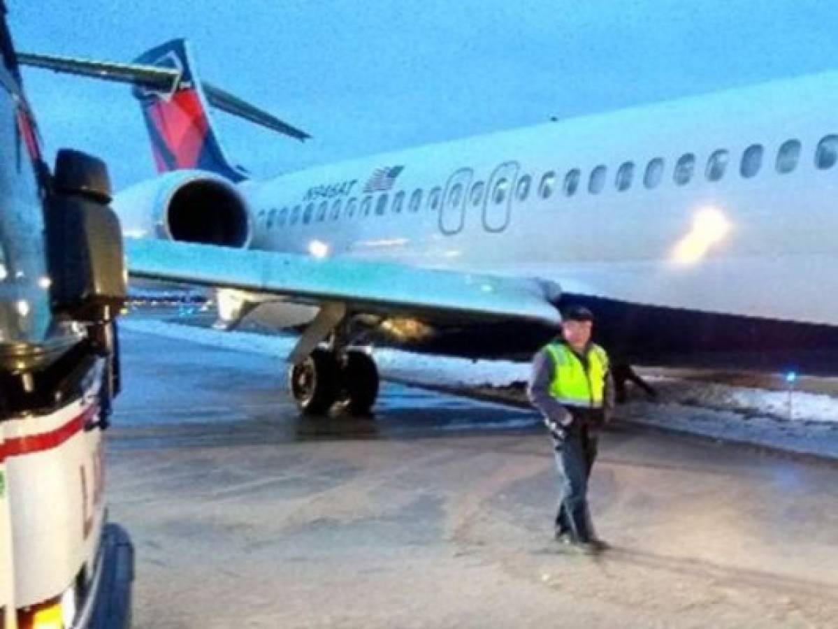 Avión de Delta se despista en Wisconsin tras llovizna gélida  