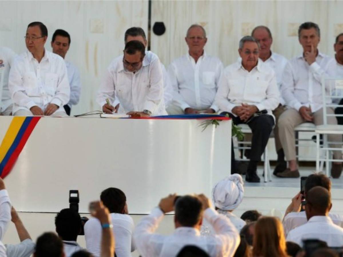 Gobierno de Colombia y las FARC firman un acuerdo de paz en Cartagena de Indias