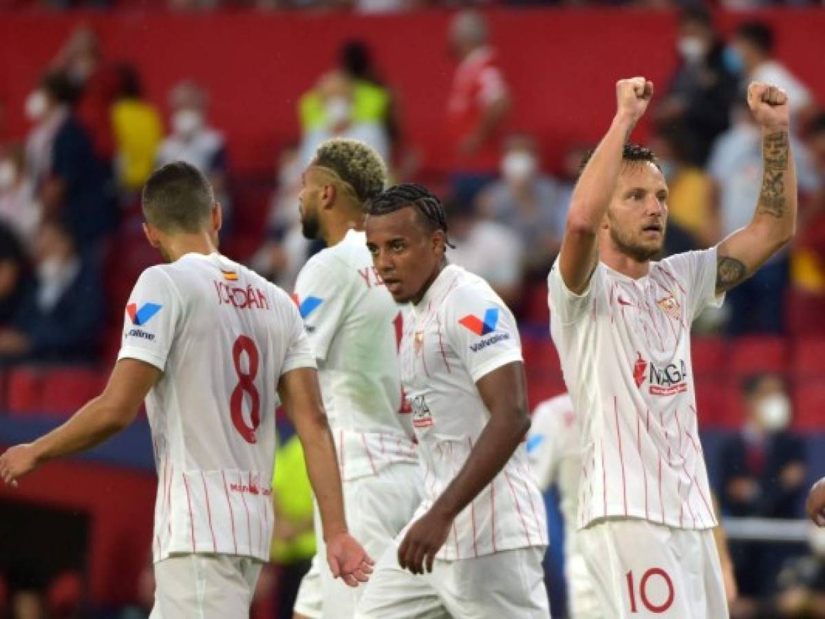 Sevilla salva un punto ante Salzburgo en un partido loco de Champions