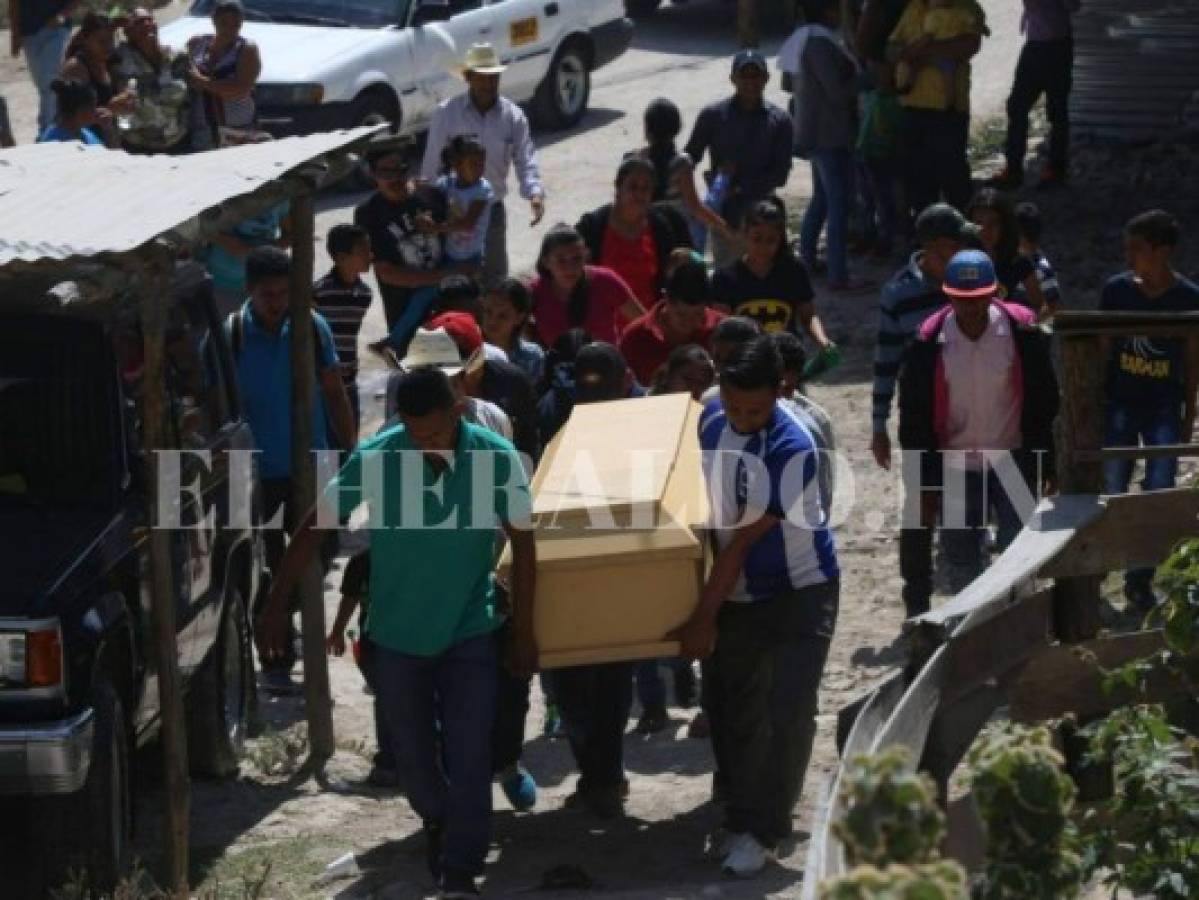 Honduras: Dan el último adiós a jovencitas que murieron ahogadas en río Guacerique