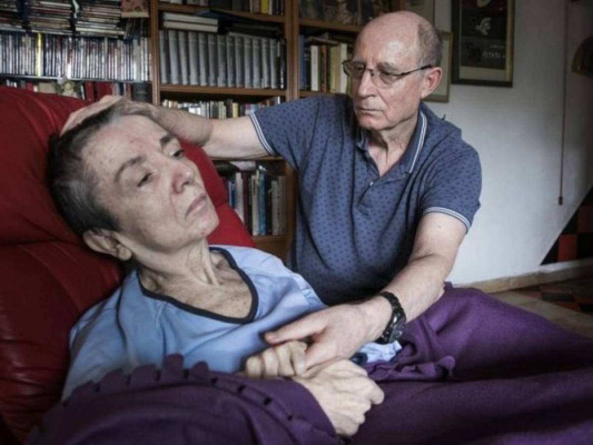 Juez deja libre a esposo que ayudó a morir a su pareja en España