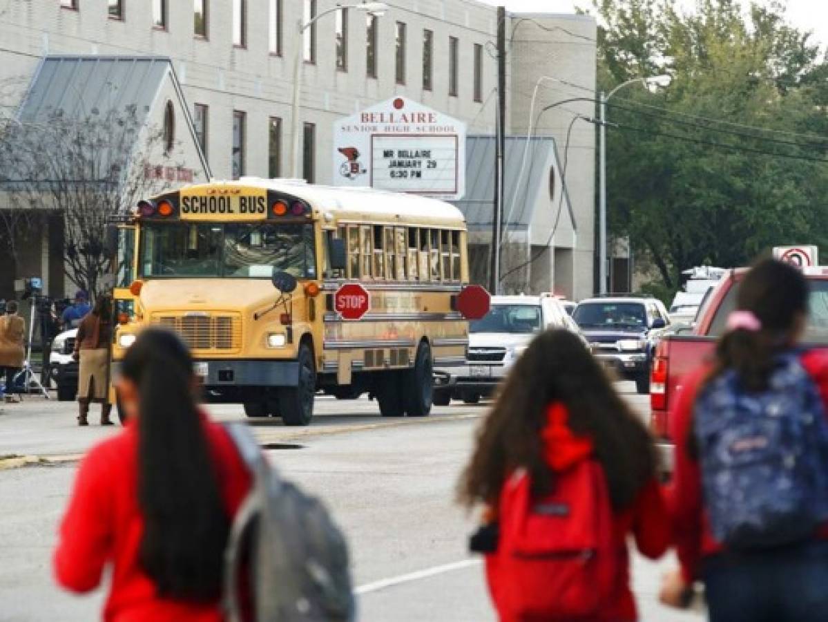 Matan a disparos a estudiante en escuela de Texas 