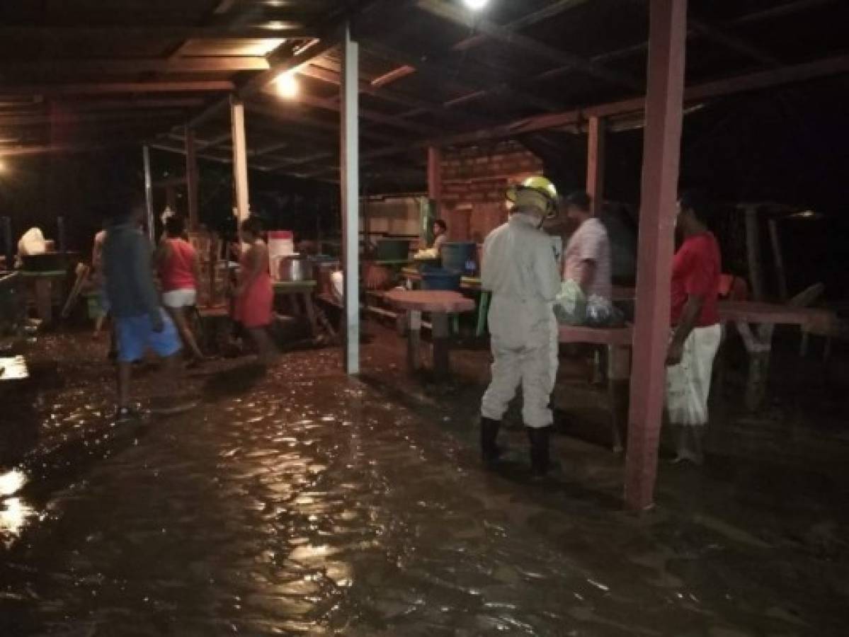 Fuertes lluvias dejaron incomunicada y sin energía a Catacamas