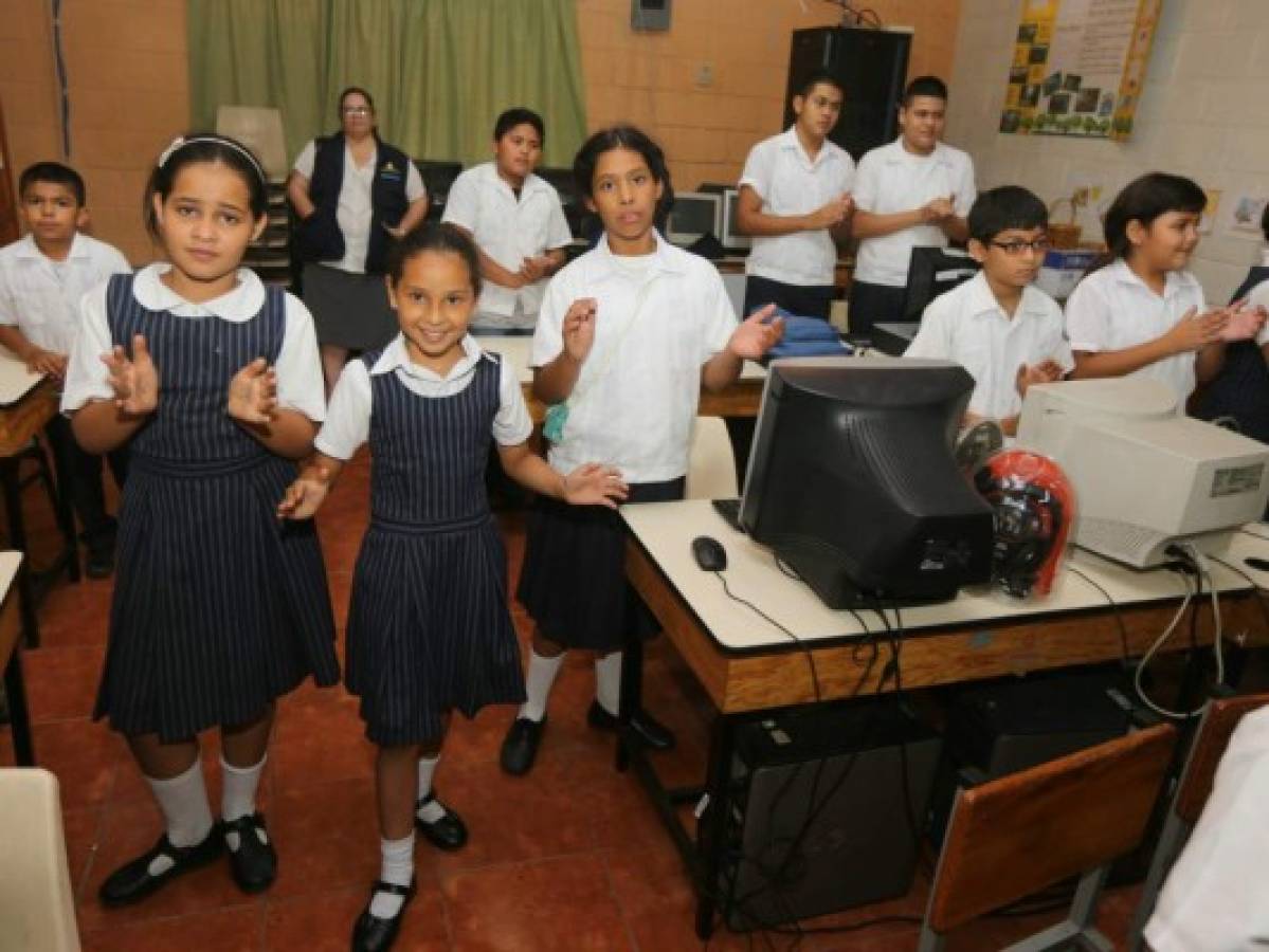 CEB República de Costa Rica recibe charla de educación ambiental