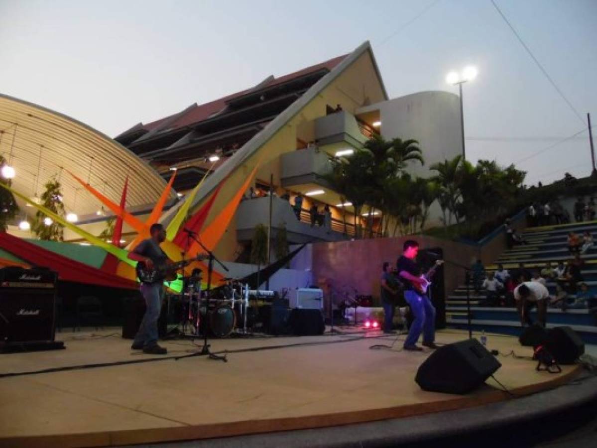 Bambú realizó concierto al aire libre en la UNAH