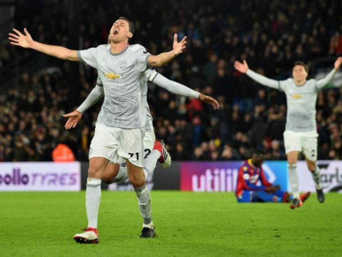 Mánchester United remonta contra Crystal Palace y recupera segundo puesto