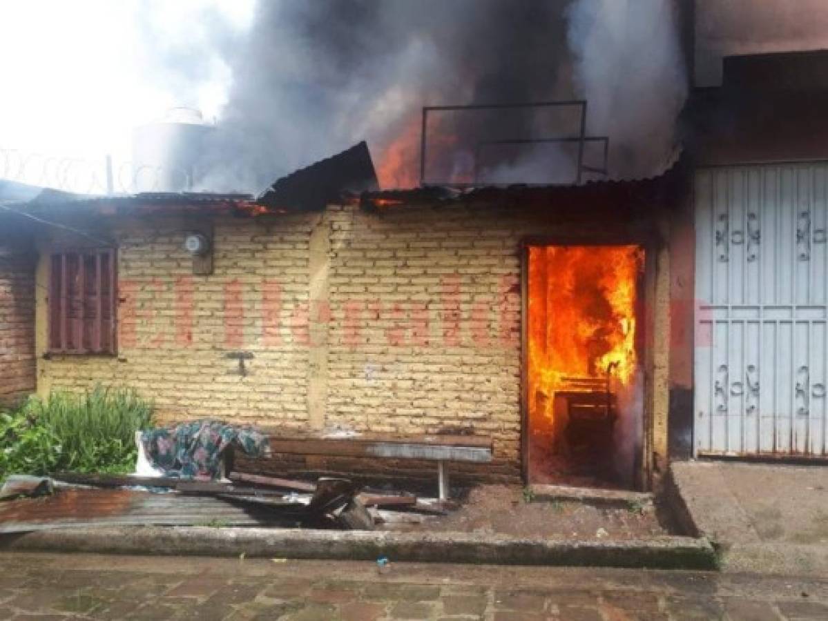 Incendio deja en la calle a familia en la colonia Smith de la capital de Honduras