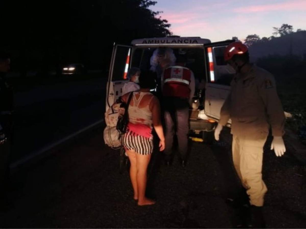 La mujer que viajaba como acompañante del ahora fallecido fue llevada hasta un centro médico, con algunas heridas.