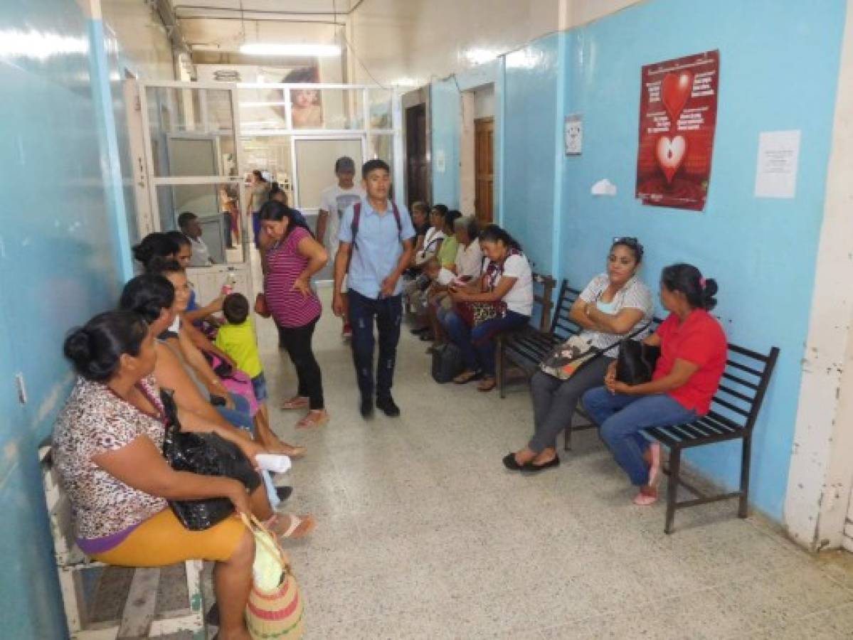Internos dos niños por dengue grave en el Hospital del Sur
