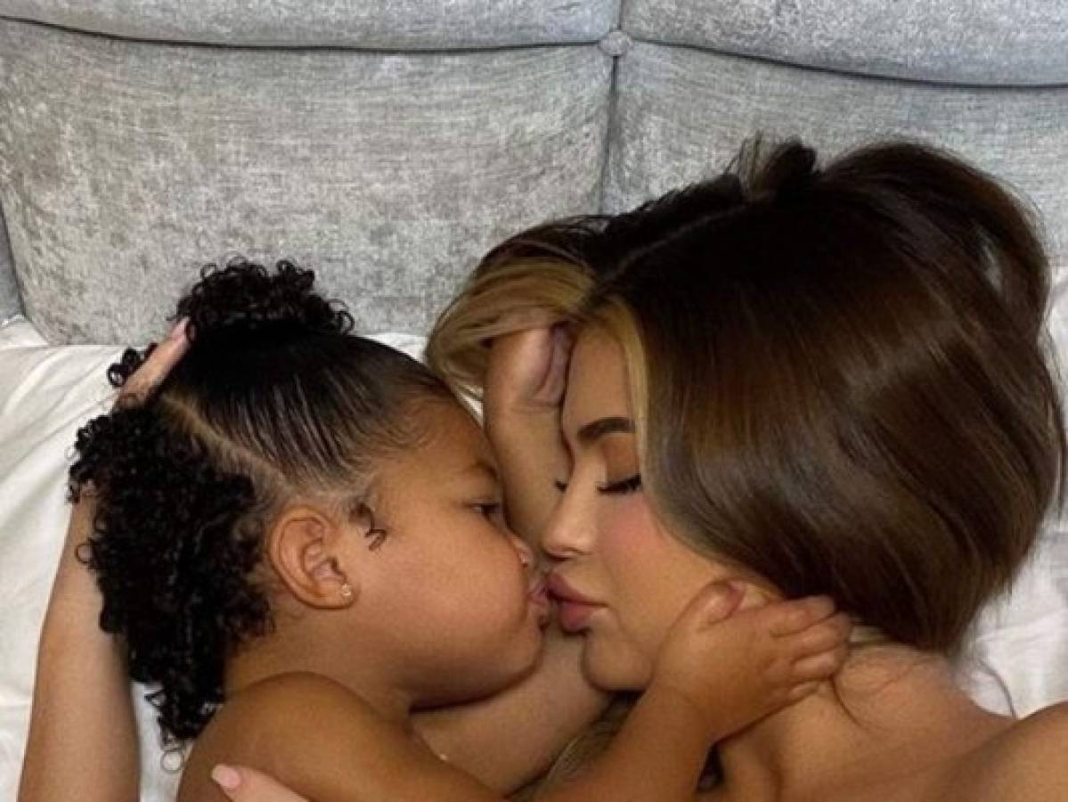 La tierna foto de Kylie Jenner y Stormi de la que todos hablan   