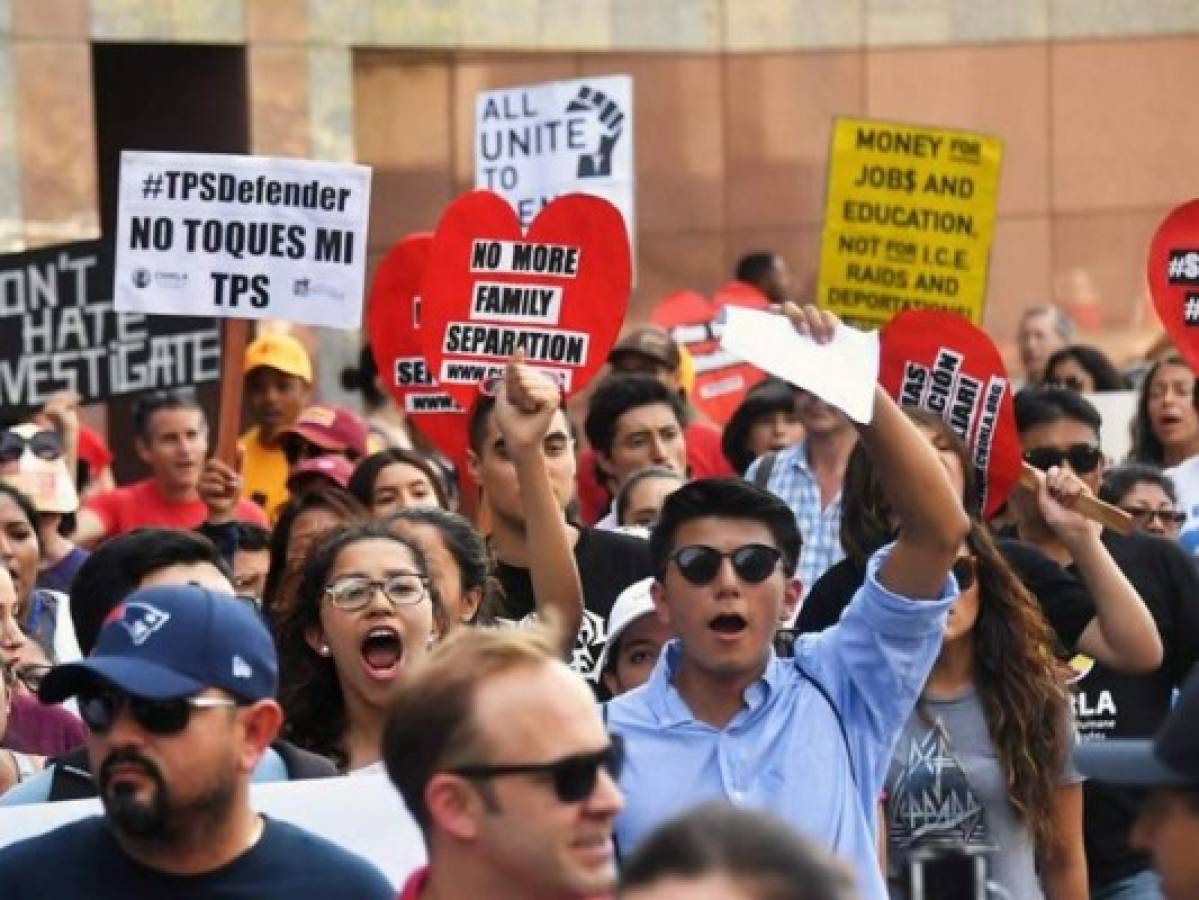 El Salvador pide a sus ciudadanos en Estados Unidos esperar decisión sobre TPS