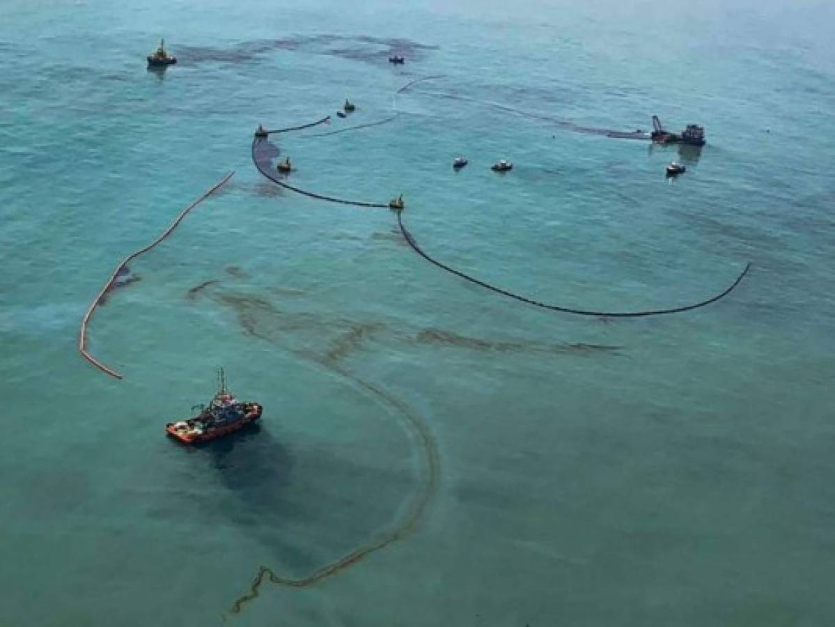 Nuevo derrame en plena carrera para limpiar crudo de playas de Perú  