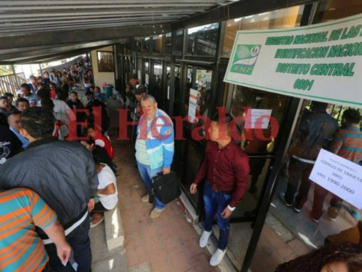 Masiva afluencia en el Registro Nacional de las Personas para tramitar partidas